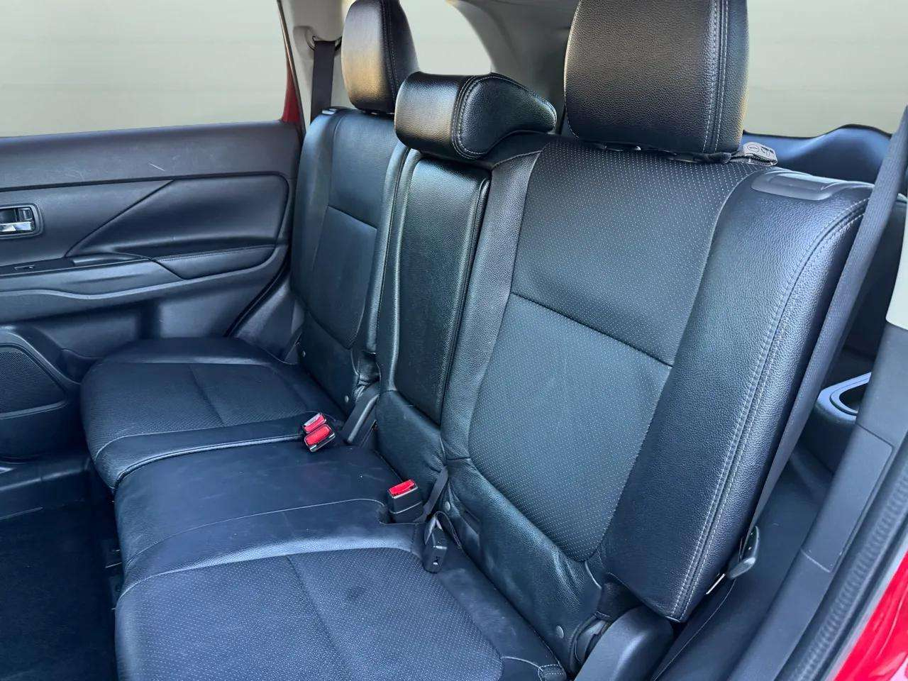 Mitsubishi Outlander SEL FWD 2017 Mitsubishi Outlander SEL FWD 2017