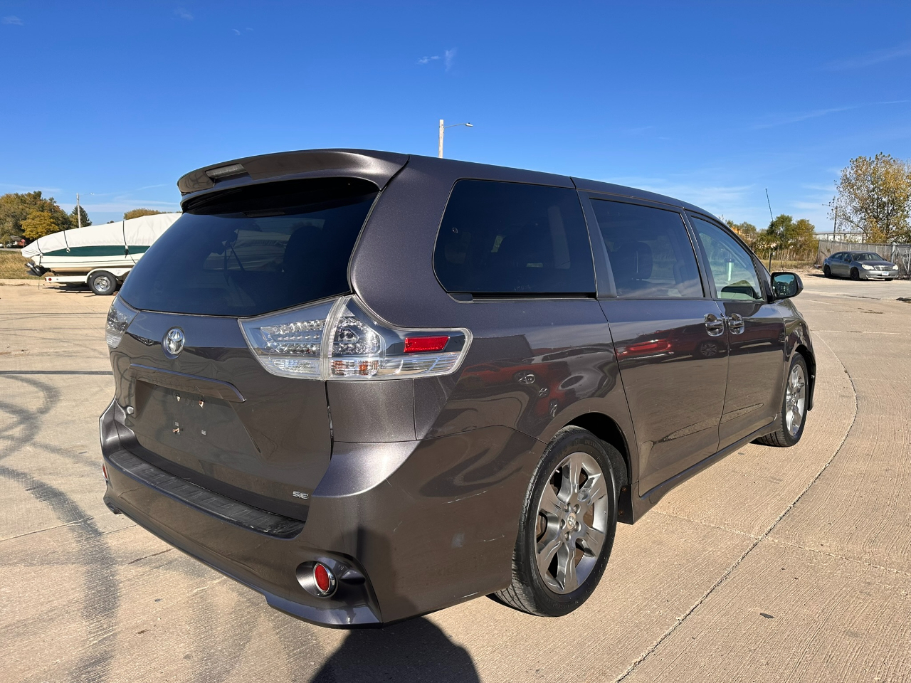 Toyota Sienna 5dr 8-Pass Van V6 SE FWD (Natl) 2011 Toyota Sienna 5dr 8-Pass Van V6 SE FWD (Natl) 2011
