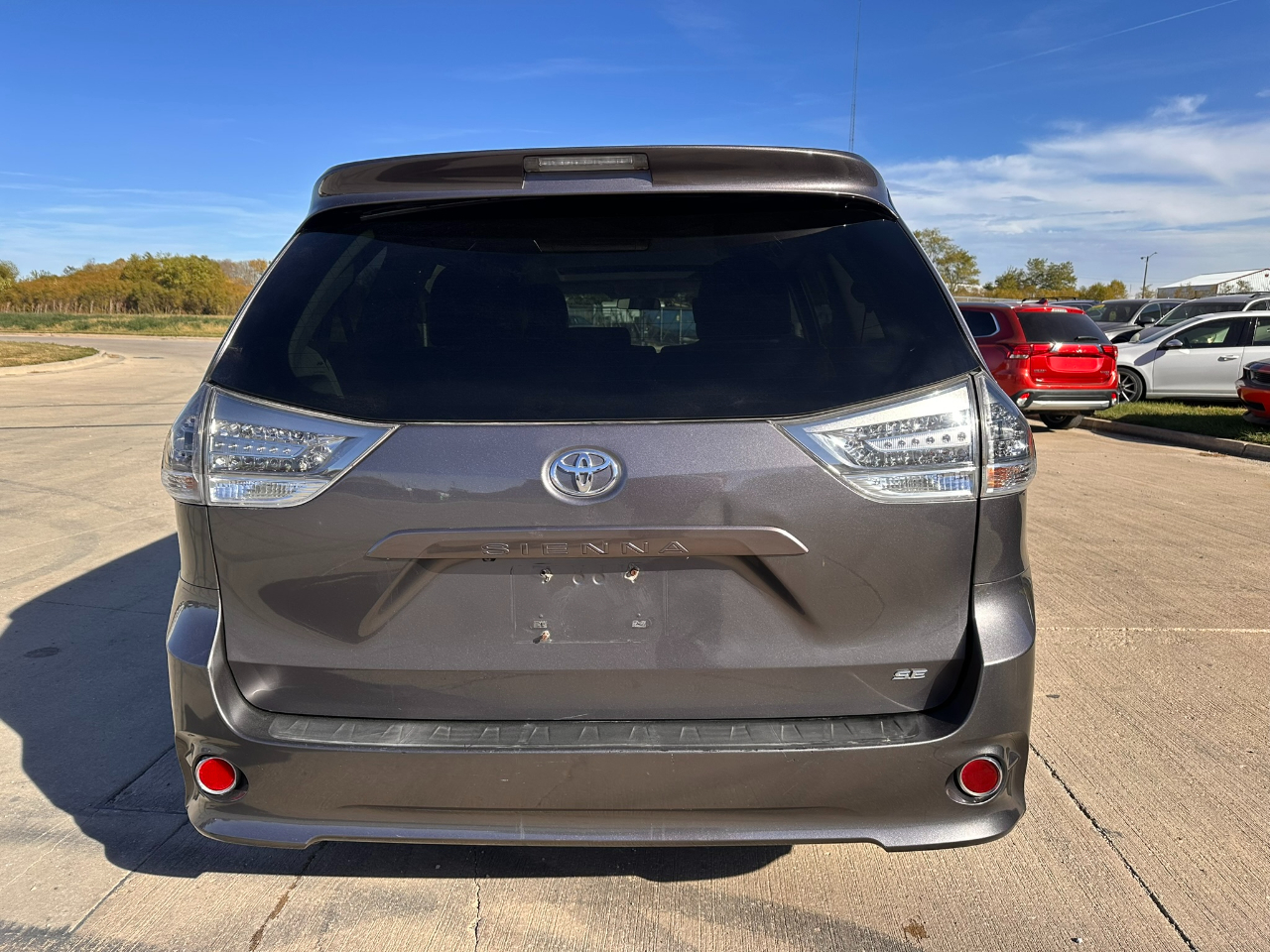 Toyota Sienna 5dr 8-Pass Van V6 SE FWD (Natl) 2011 Toyota Sienna 5dr 8-Pass Van V6 SE FWD (Natl) 2011