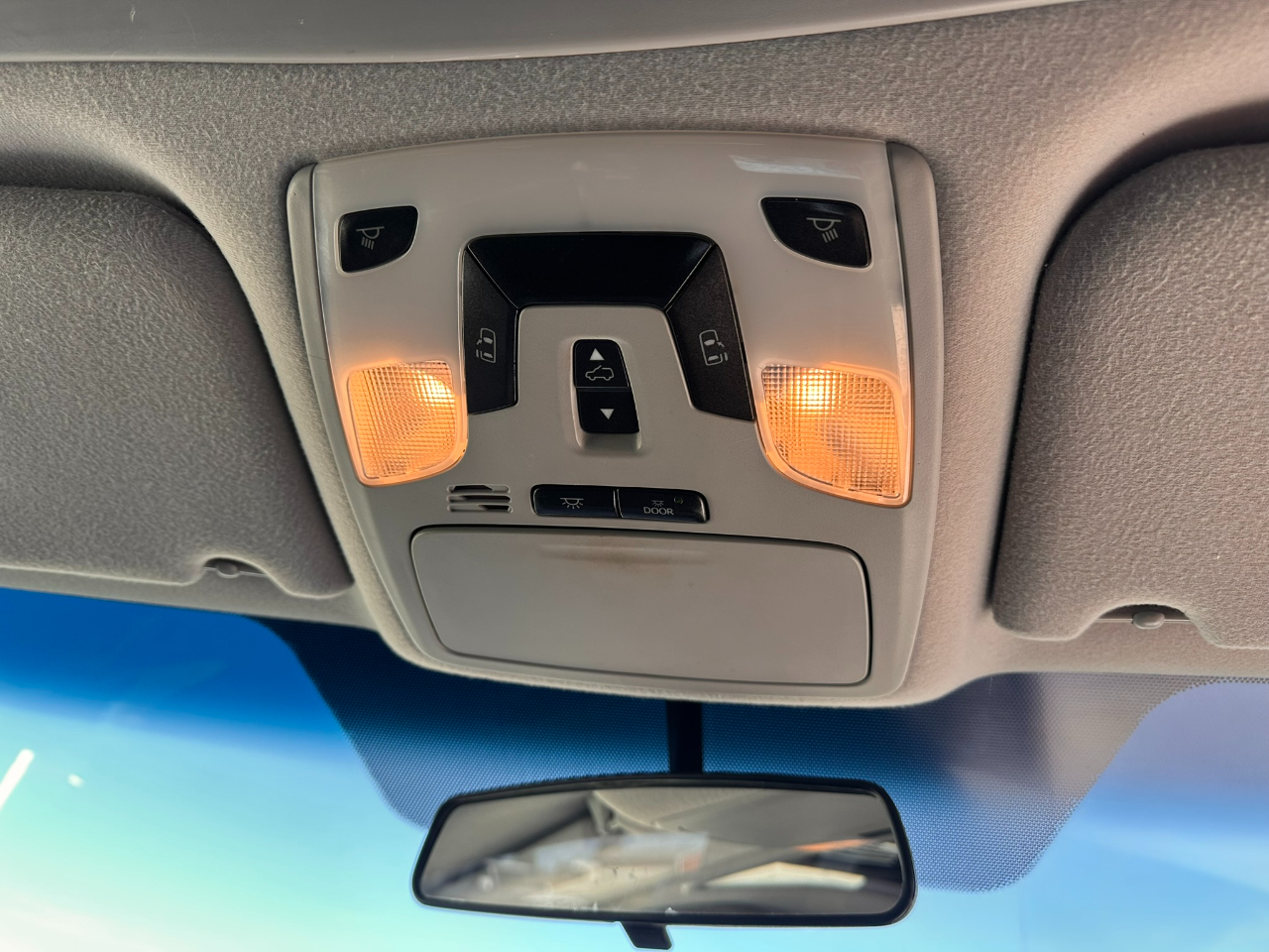 Toyota Sienna 5dr 8-Pass Van V6 SE FWD (Natl) 2011 Toyota Sienna 5dr 8-Pass Van V6 SE FWD (Natl) 2011