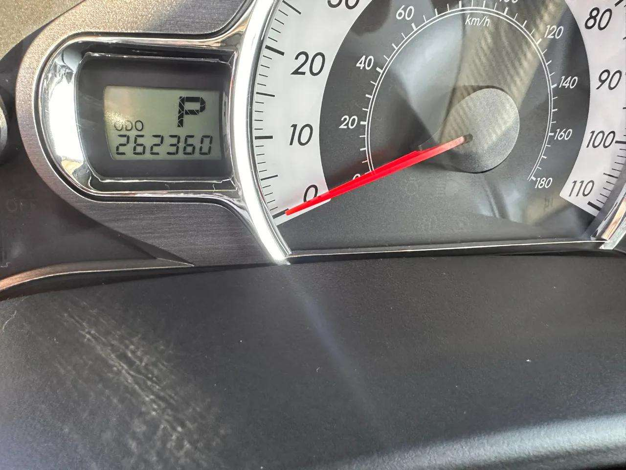 Toyota Sienna 5dr 8-Pass Van V6 SE FWD (Natl) 2011 Toyota Sienna 5dr 8-Pass Van V6 SE FWD (Natl) 2011