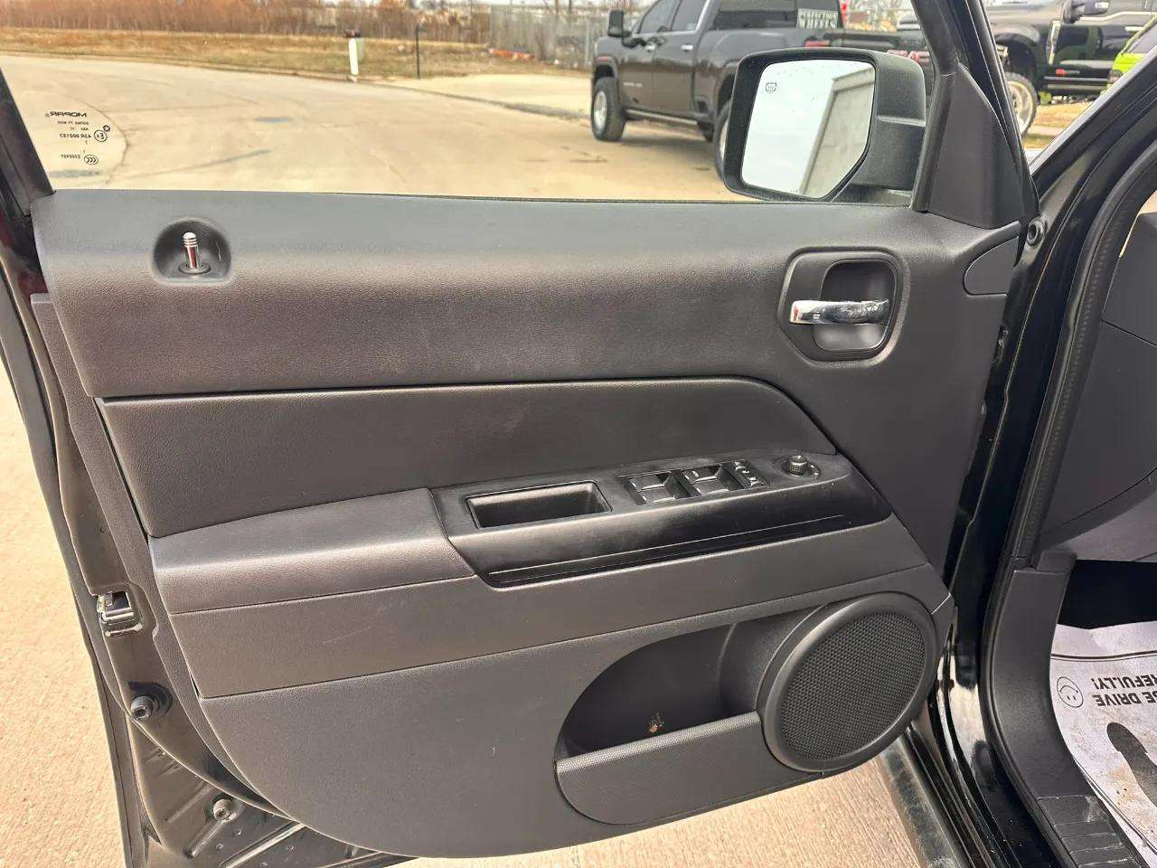 Jeep Patriot 4WD 4dr Latitude 2012