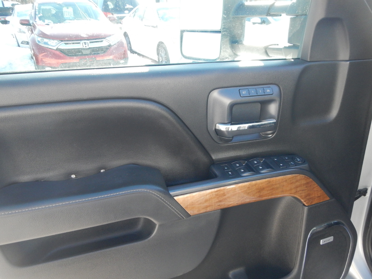 Chevrolet Silverado 2500HD 4WD Double Cab 144.2" LTZ 2015