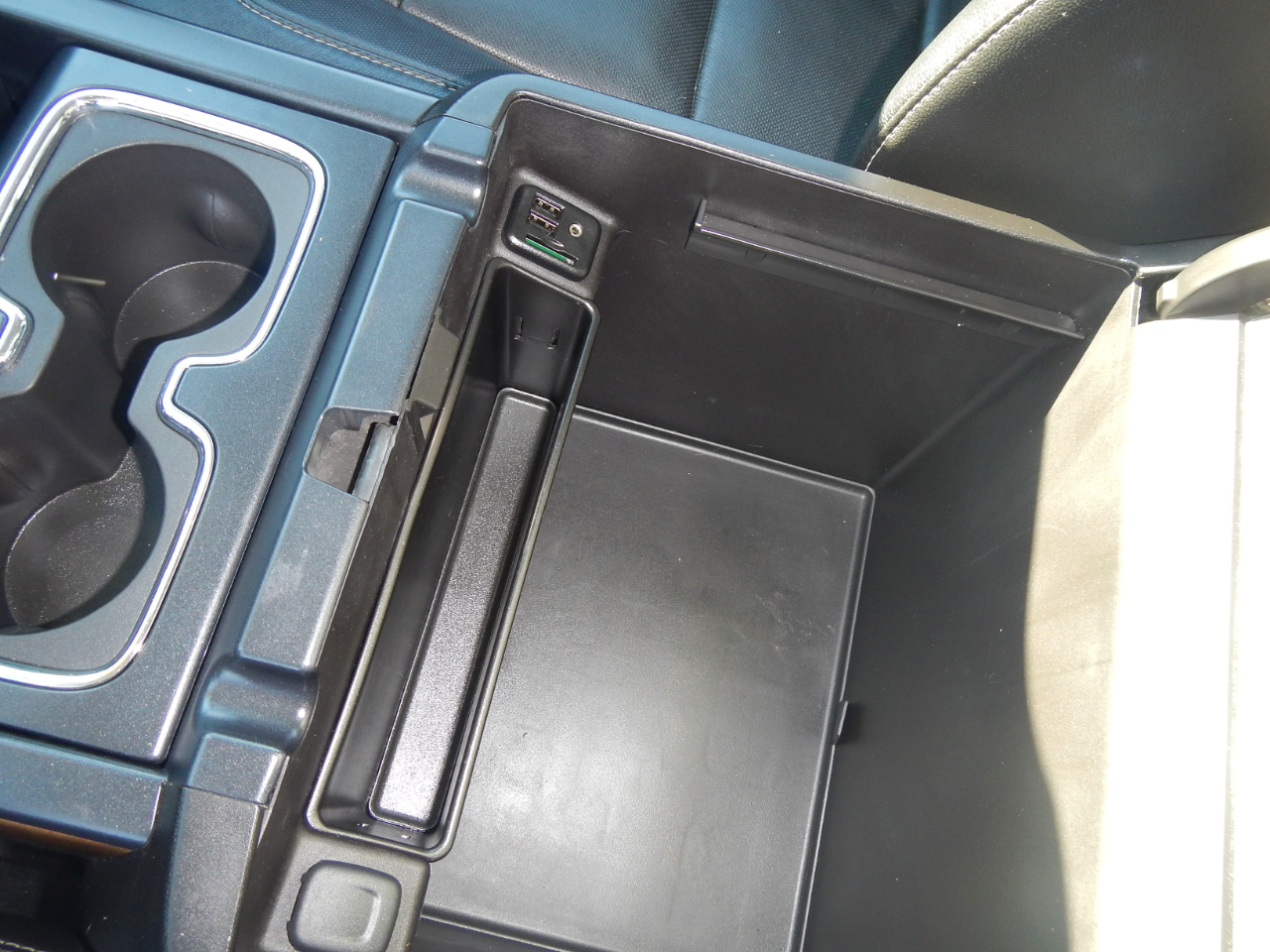 Chevrolet Silverado 2500HD 4WD Double Cab 144.2" LTZ 2015