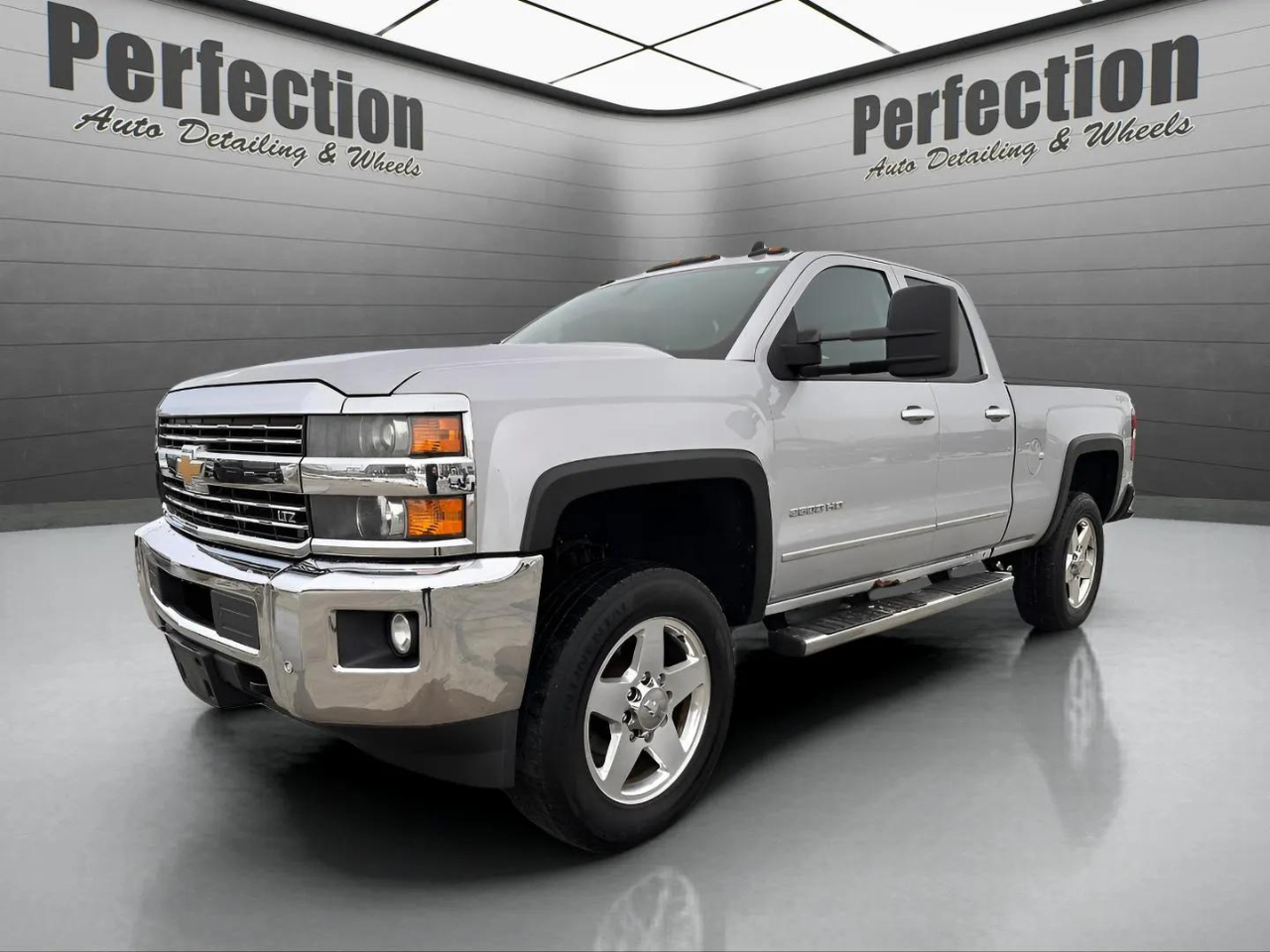 2015 Chevrolet Silverado 2500HD 4WD Double Cab 144.2" LTZ