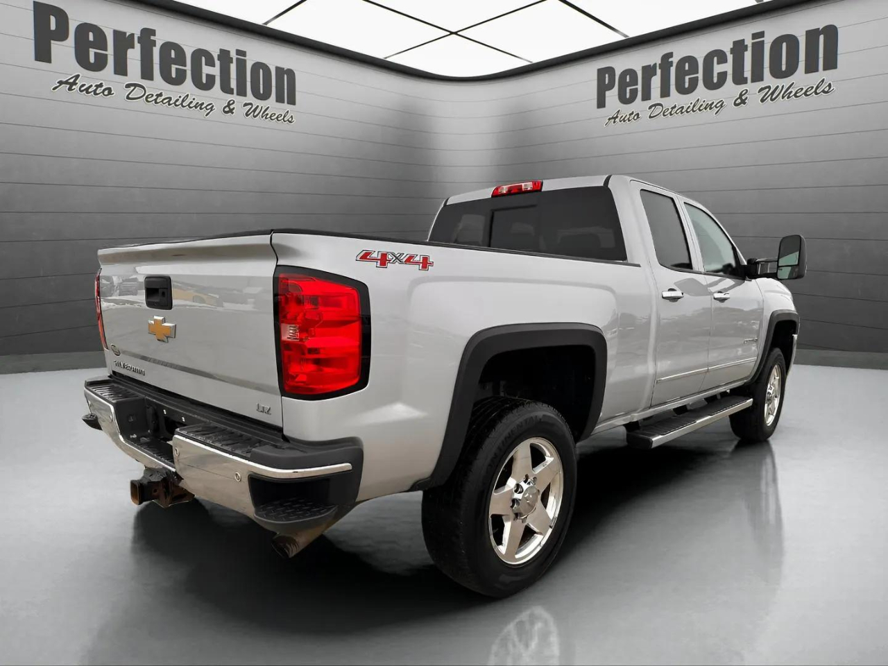 Chevrolet Silverado 2500HD 4WD Double Cab 144.2" LTZ 2015