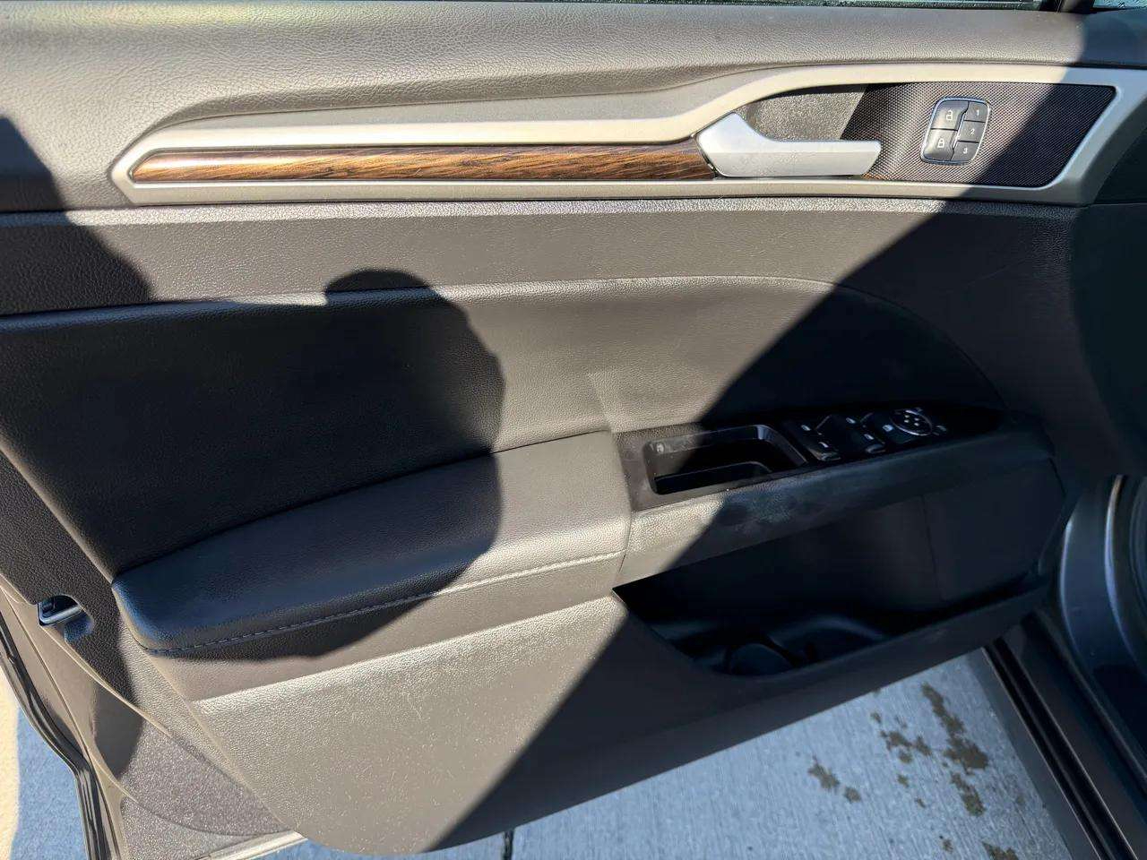 Ford Fusion 4dr Sdn SE FWD 2015