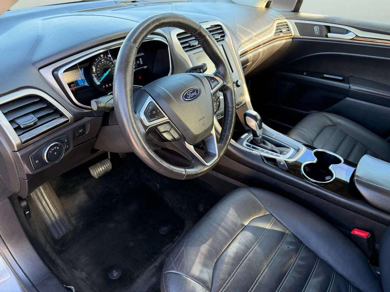 Ford Fusion 4dr Sdn SE FWD 2015