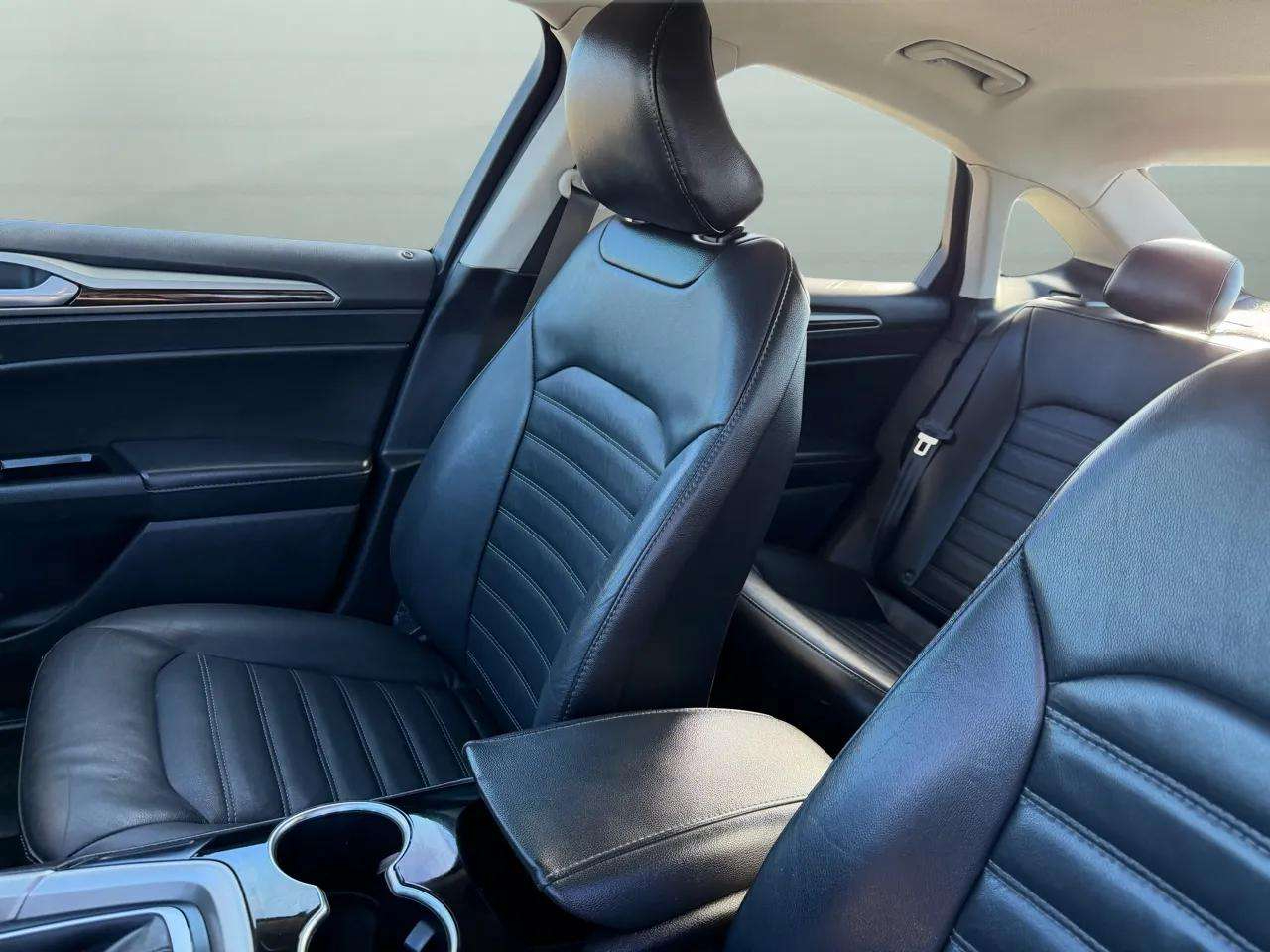 Ford Fusion 4dr Sdn SE FWD 2015