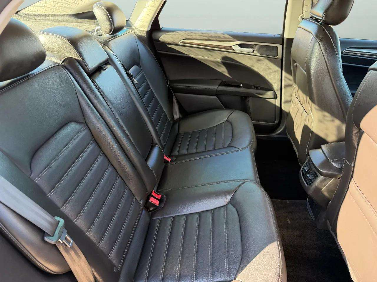 Ford Fusion 4dr Sdn SE FWD 2015