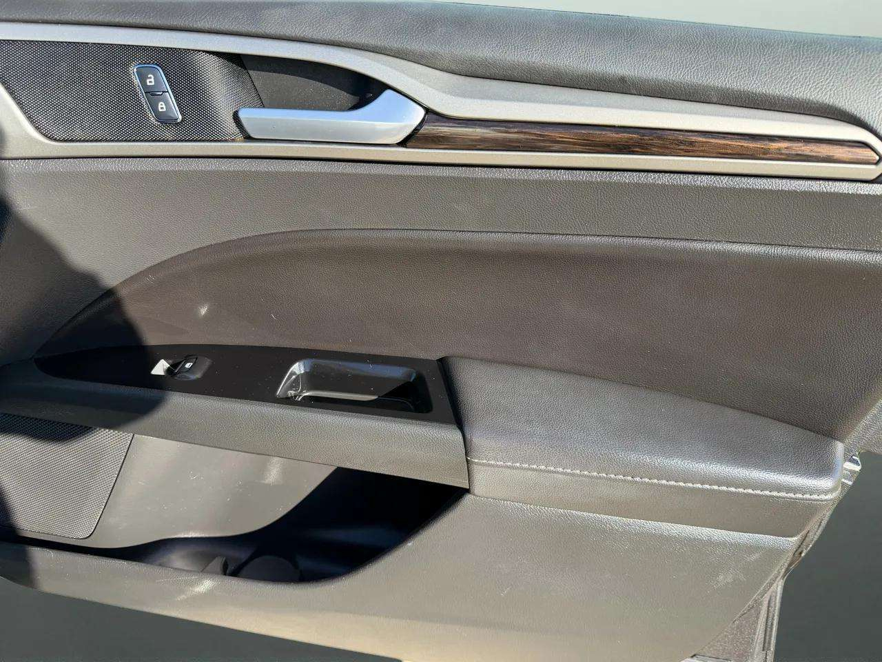 Ford Fusion 4dr Sdn SE FWD 2015