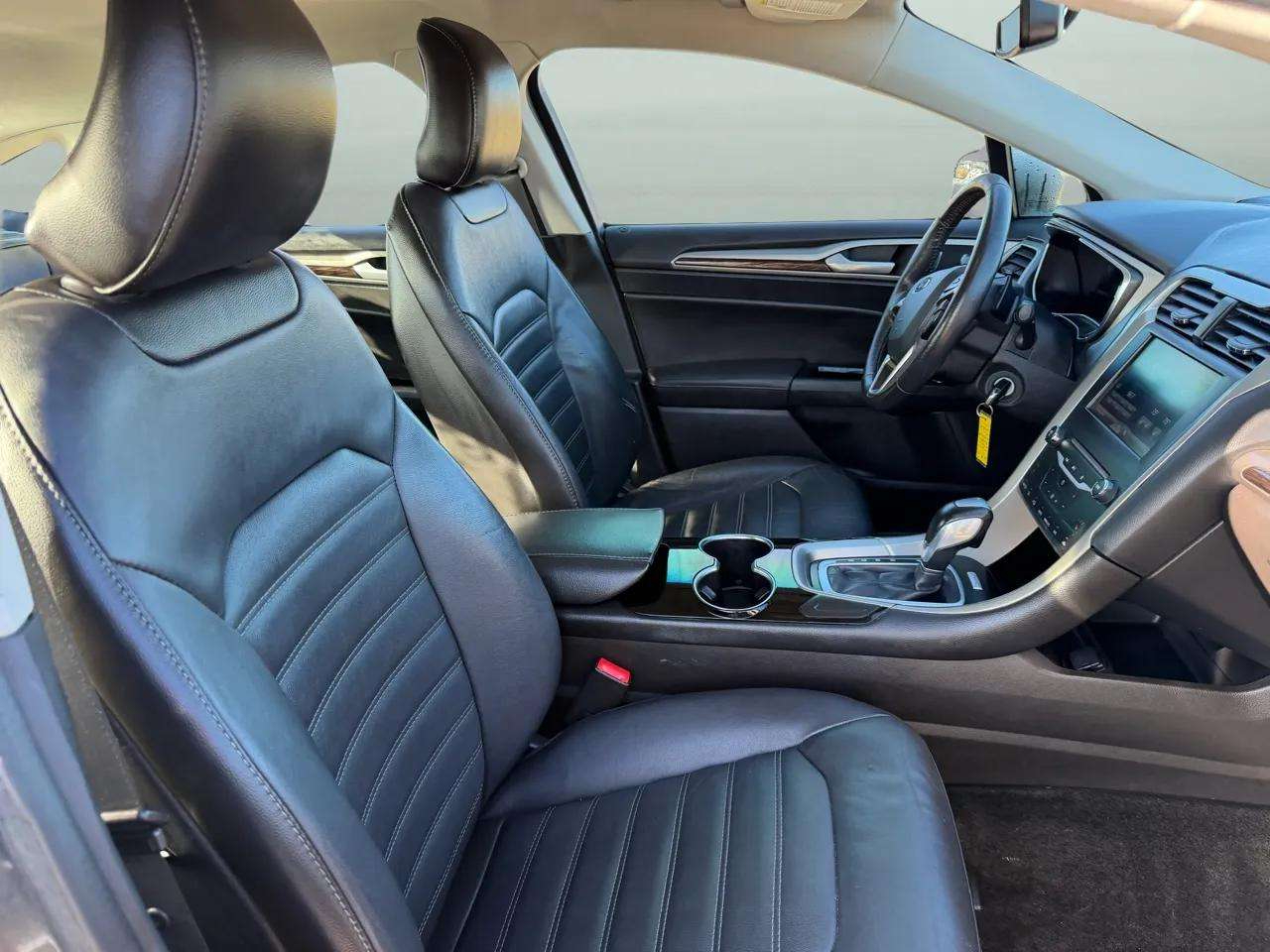 Ford Fusion 4dr Sdn SE FWD 2015