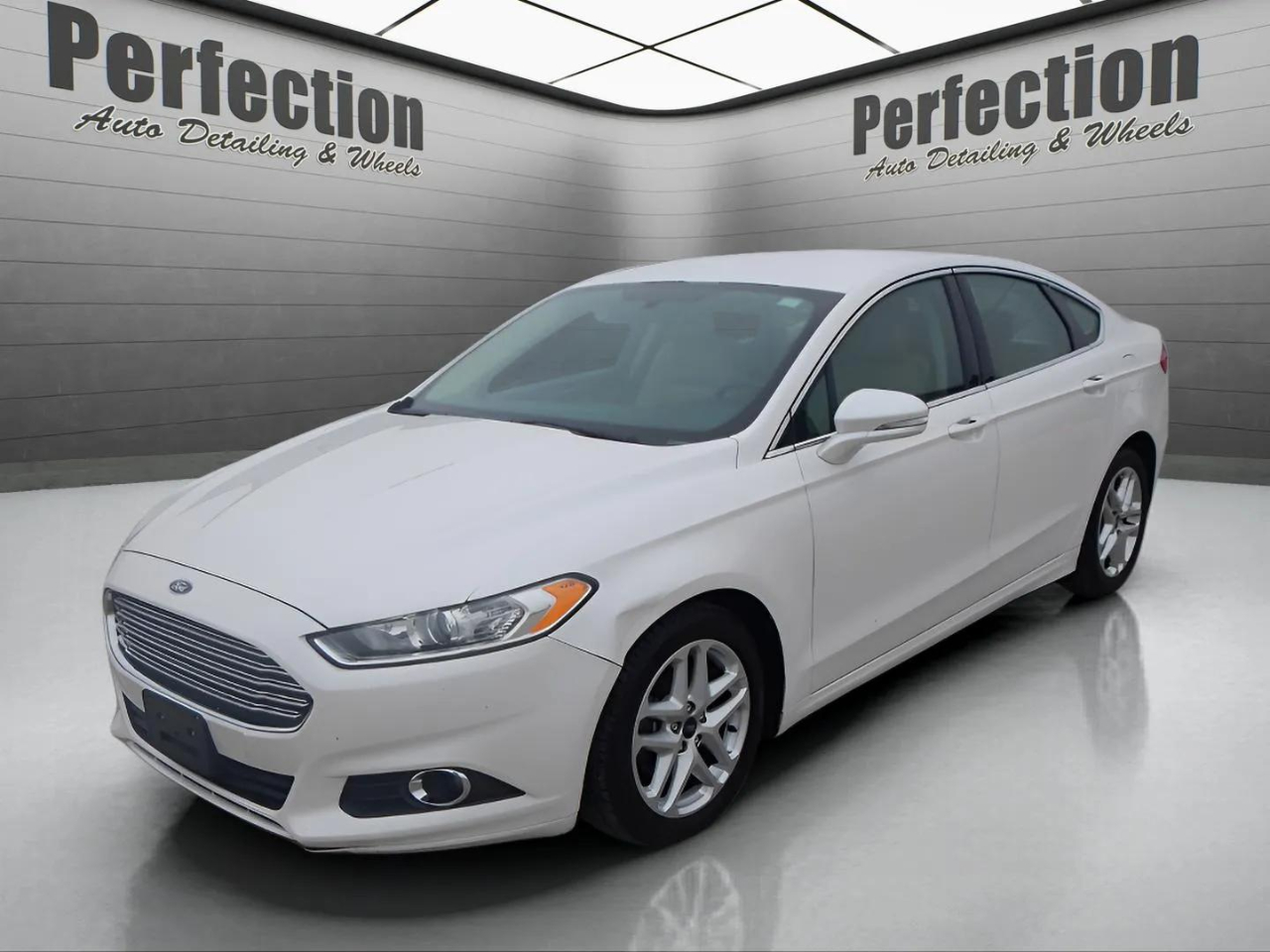 2015 Ford Fusion SE's photo