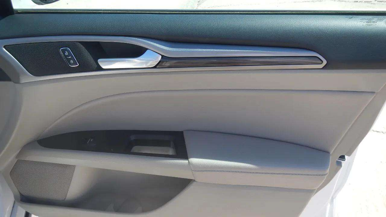 Ford Fusion 4dr Sdn SE FWD 2015