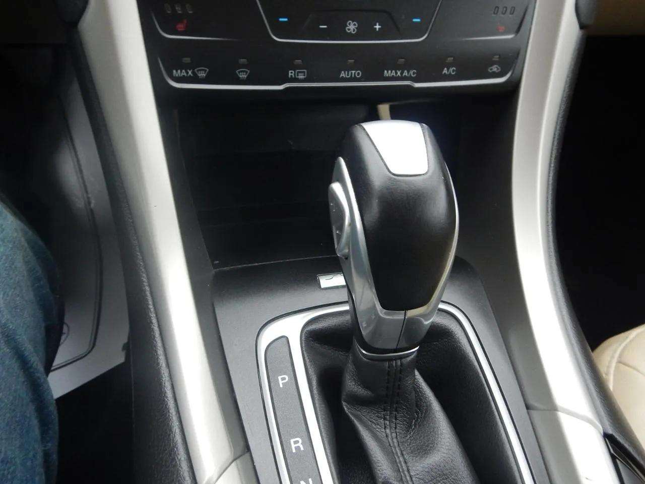 Ford Fusion 4dr Sdn SE FWD 2015