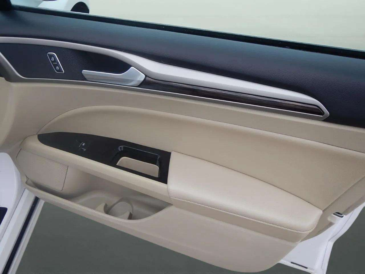 Ford Fusion 4dr Sdn SE FWD 2015