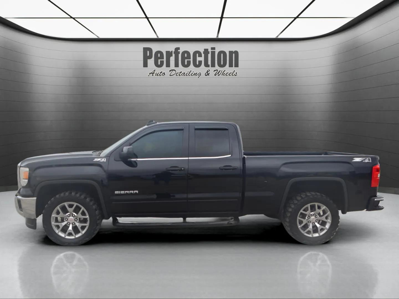 2015 Gmc Sierra 1500 SLE photo 2
