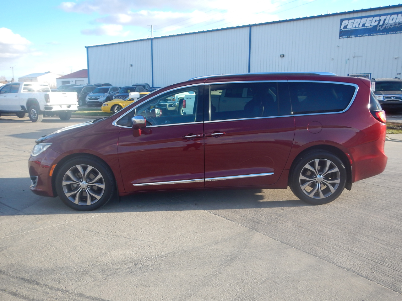 2017 Chrysler Pacifica Limited FWD