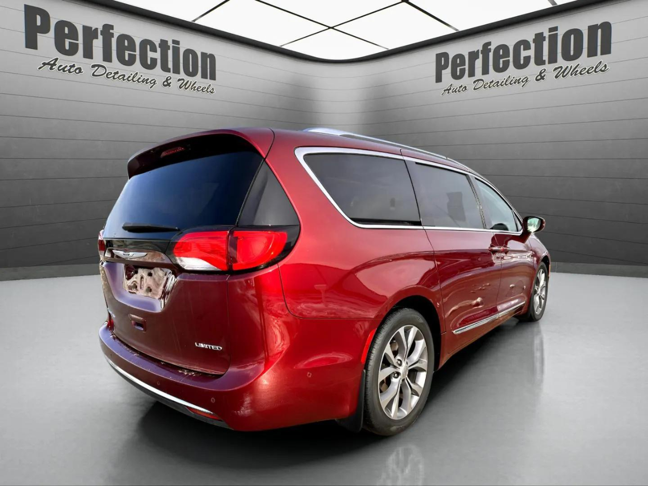 Chrysler Pacifica Limited FWD 2017