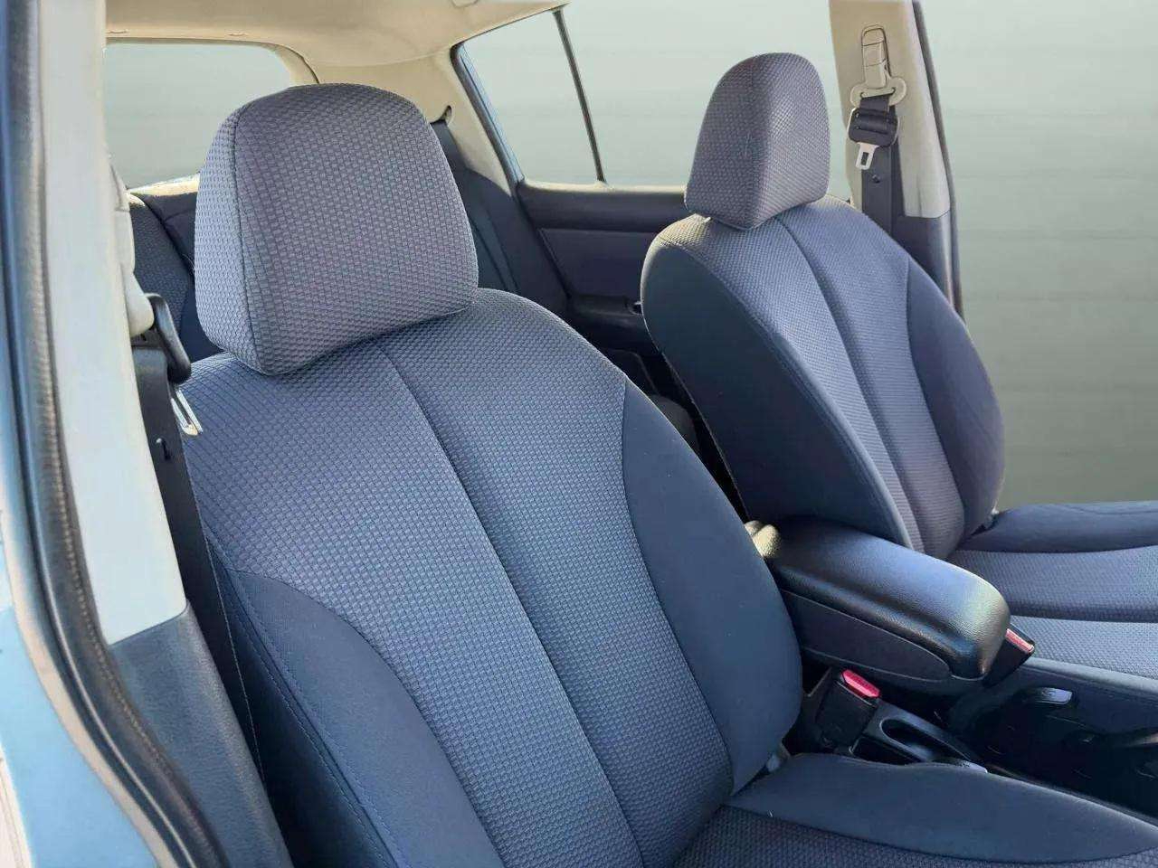 Nissan Versa 5dr HB I4 CVT 1.8 SL *Ltd Avail* 2009