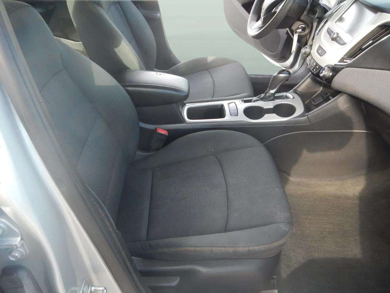 Chevrolet Cruze 4dr Sdn 1.4L LS w/1SB 2017