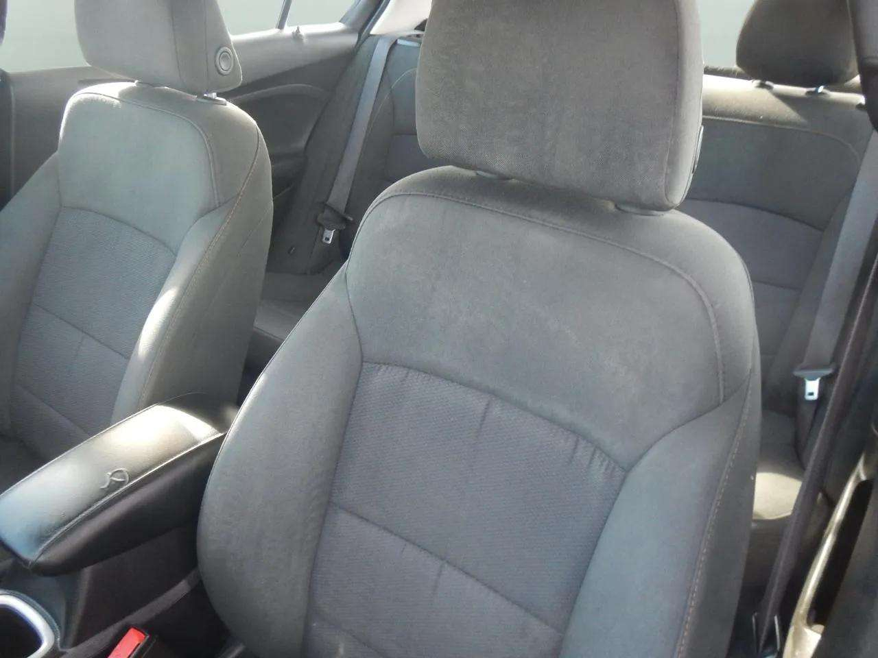 Chevrolet Cruze 4dr Sdn 1.4L LS w/1SB 2017