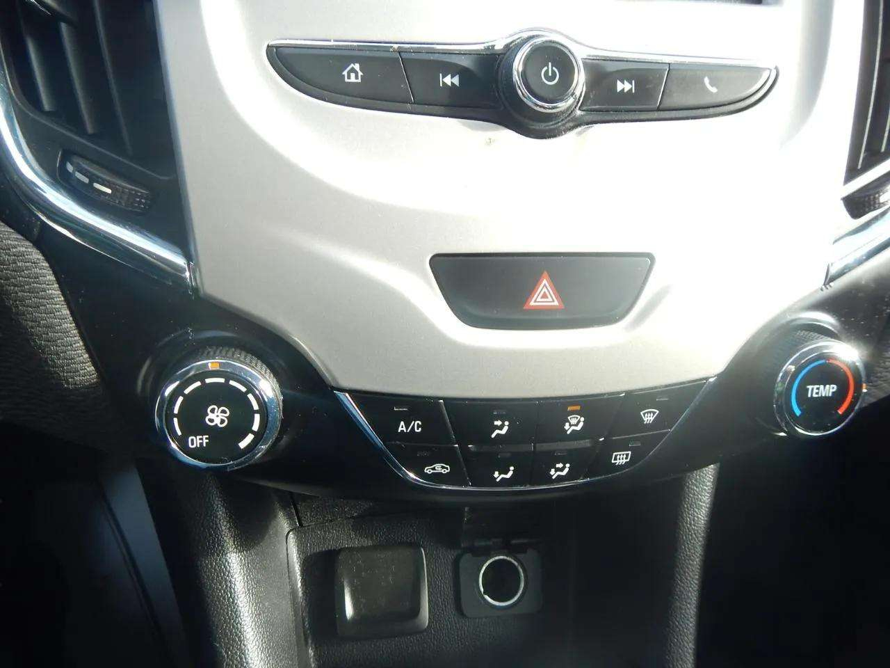 Chevrolet Cruze 4dr Sdn 1.4L LS w/1SB 2017