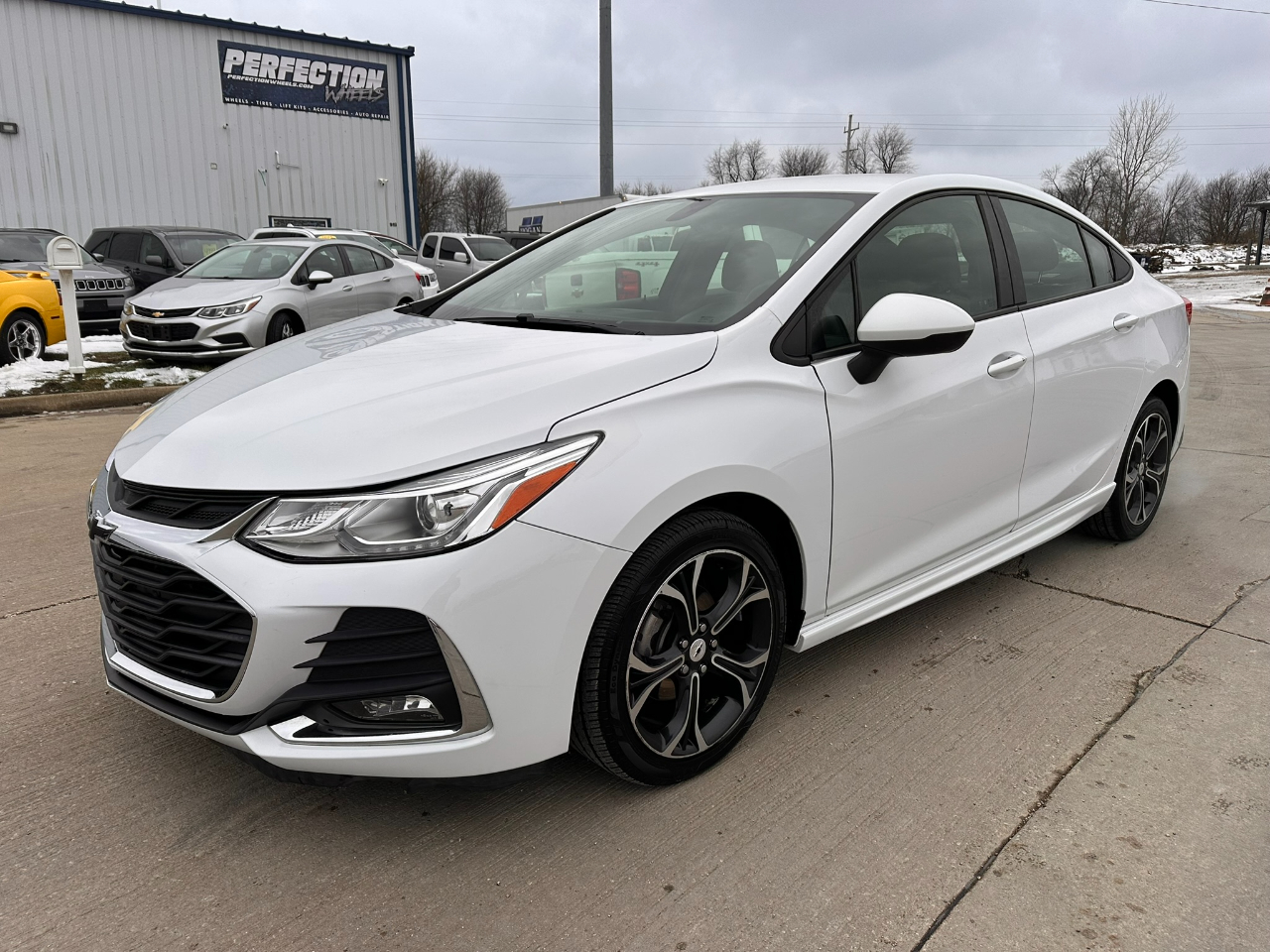 2019 Chevrolet Cruze 4dr Sdn LT