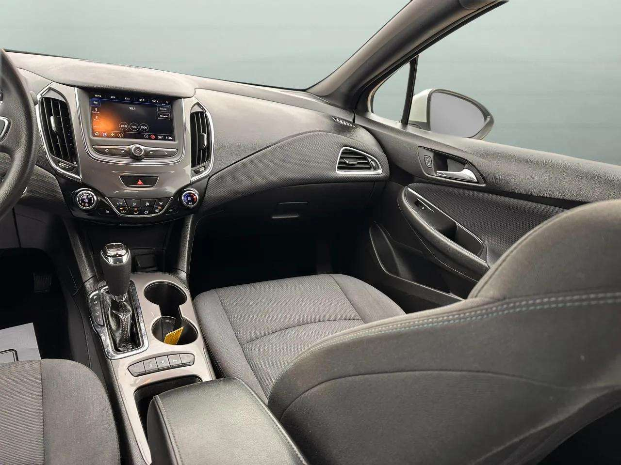 Chevrolet Cruze 4dr Sdn LT 2019