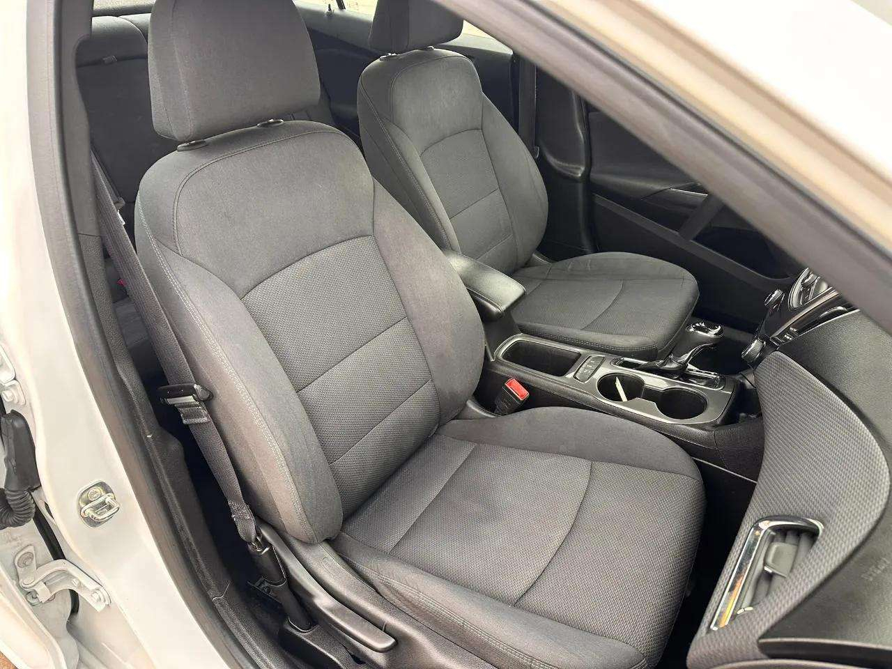 Chevrolet Cruze 4dr Sdn LT 2019