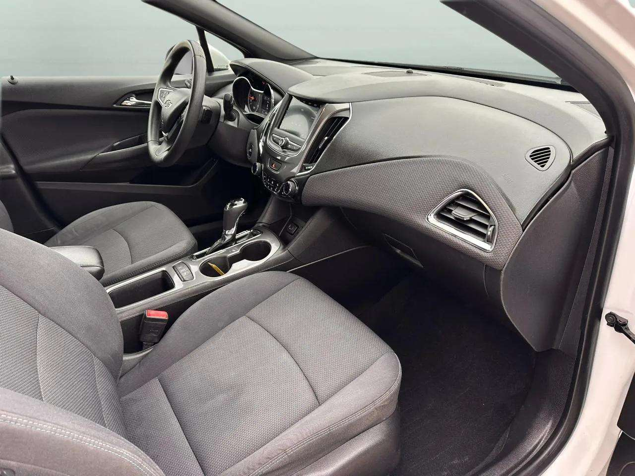 Chevrolet Cruze 4dr Sdn LT 2019