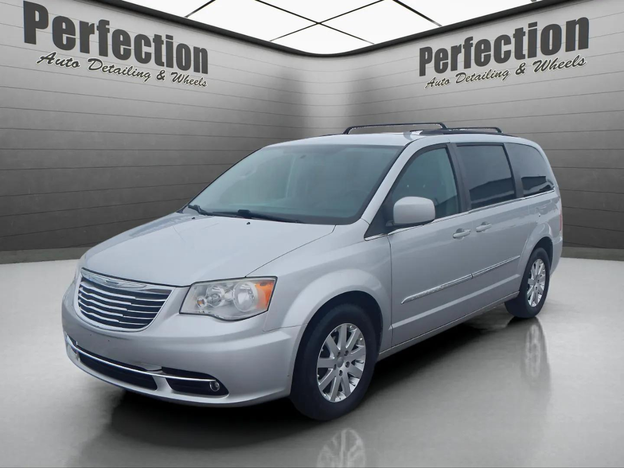 2011 Chrysler Town & Country 4dr Wgn Touring-L