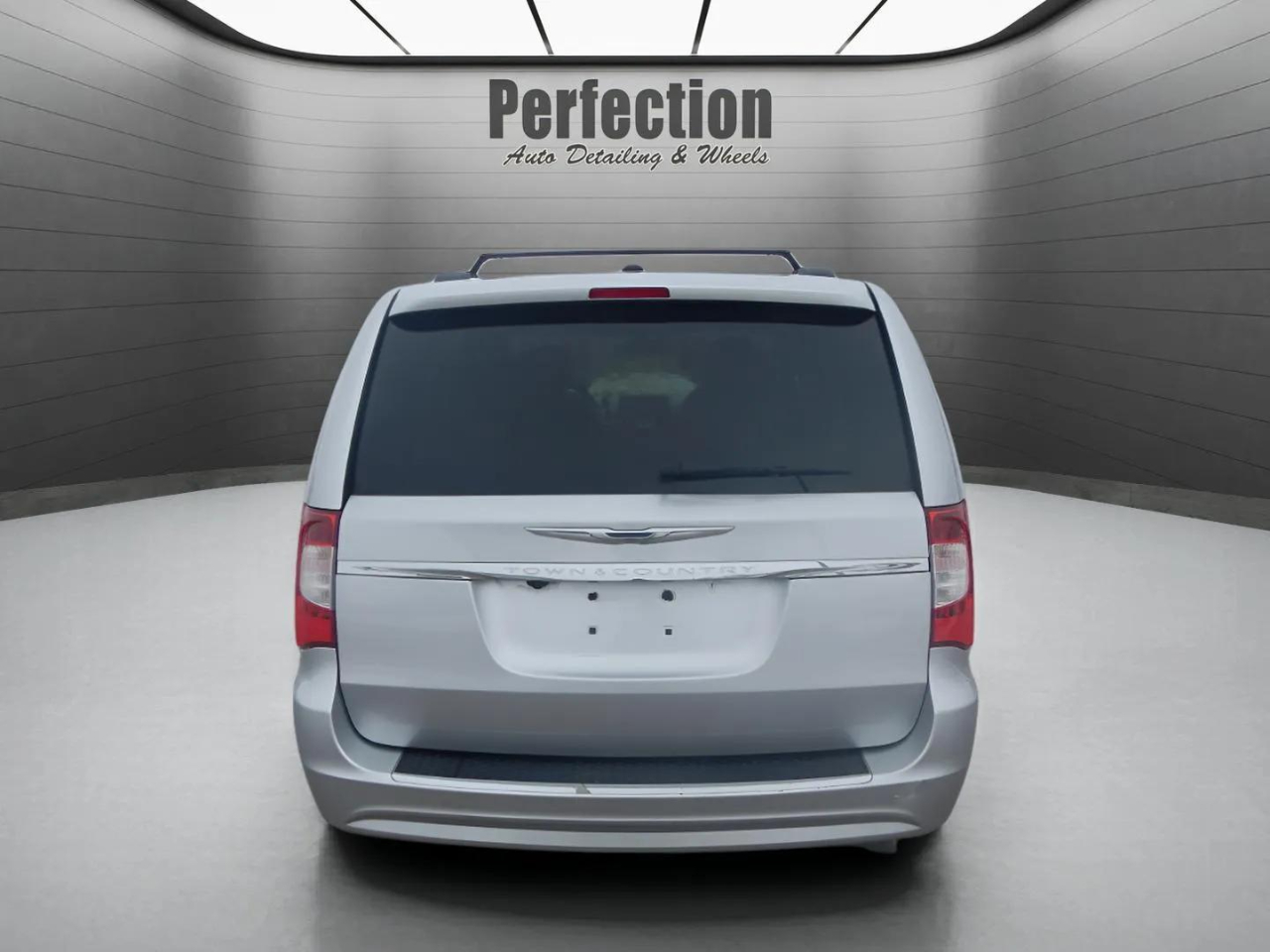 Chrysler Town & Country 4dr Wgn Touring-L 2011