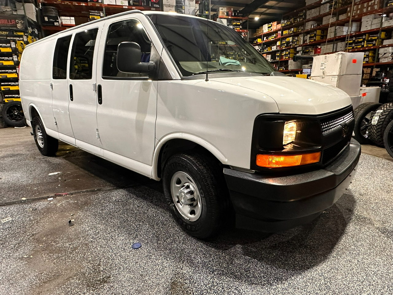 Chevrolet Express Cargo Van RWD 3500 155" 2017