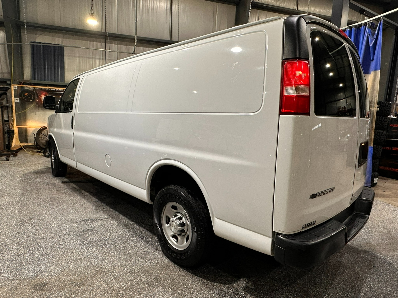 Chevrolet Express Cargo Van RWD 3500 155" 2017
