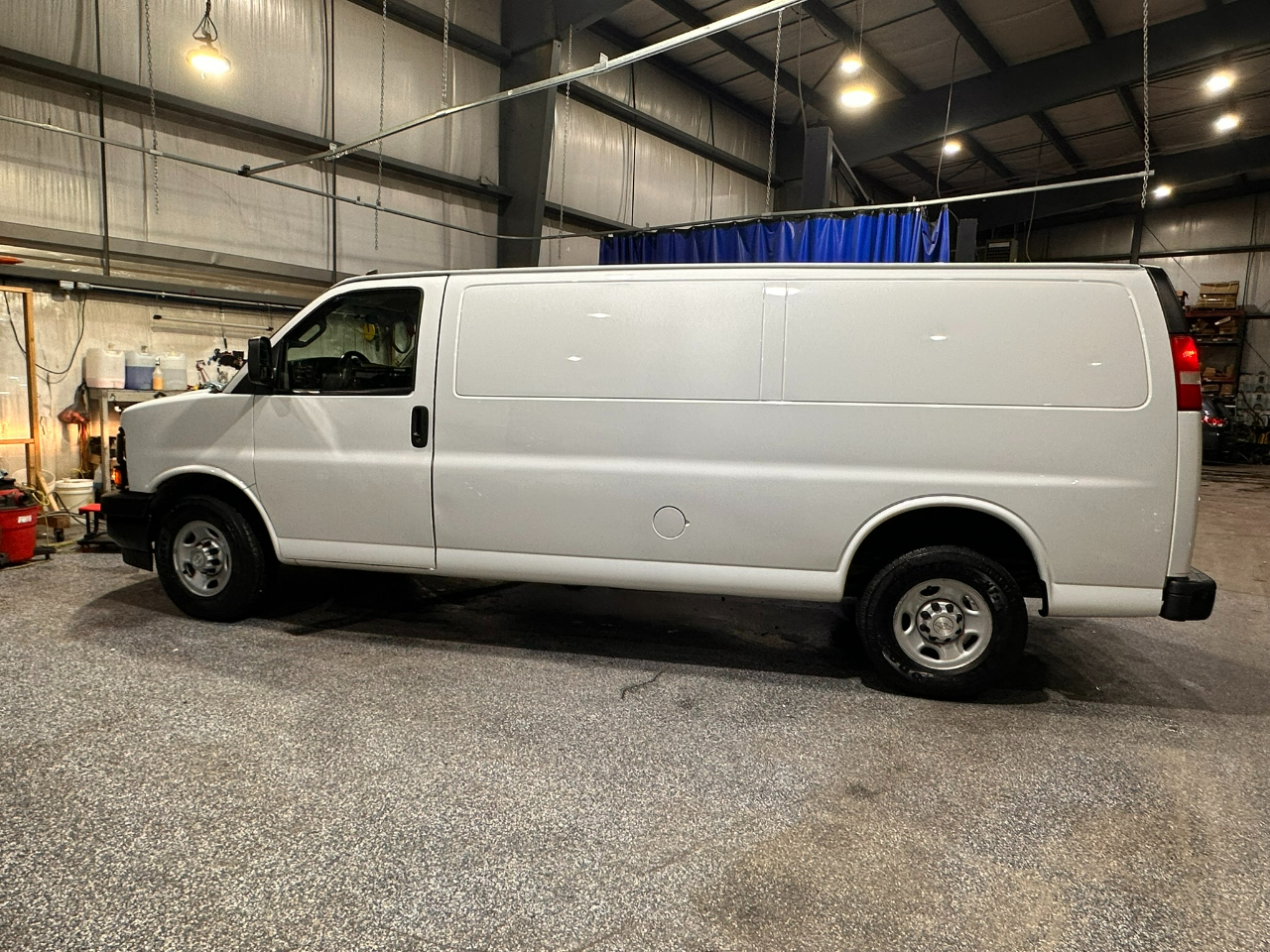 Chevrolet Express Cargo Van RWD 3500 155" 2017