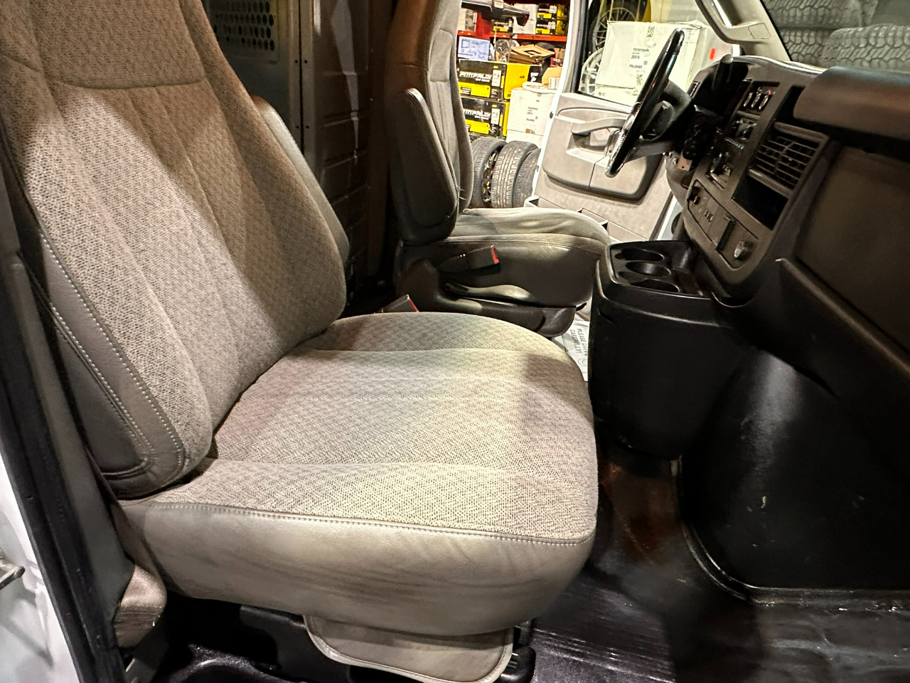 Chevrolet Express Cargo Van RWD 3500 155" 2017