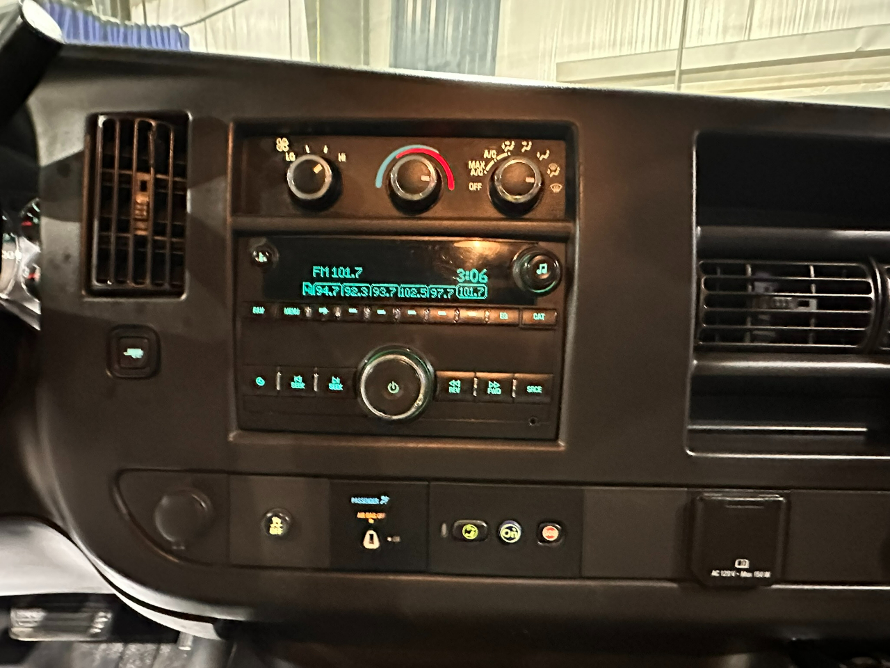 Chevrolet Express Cargo Van RWD 3500 155" 2017