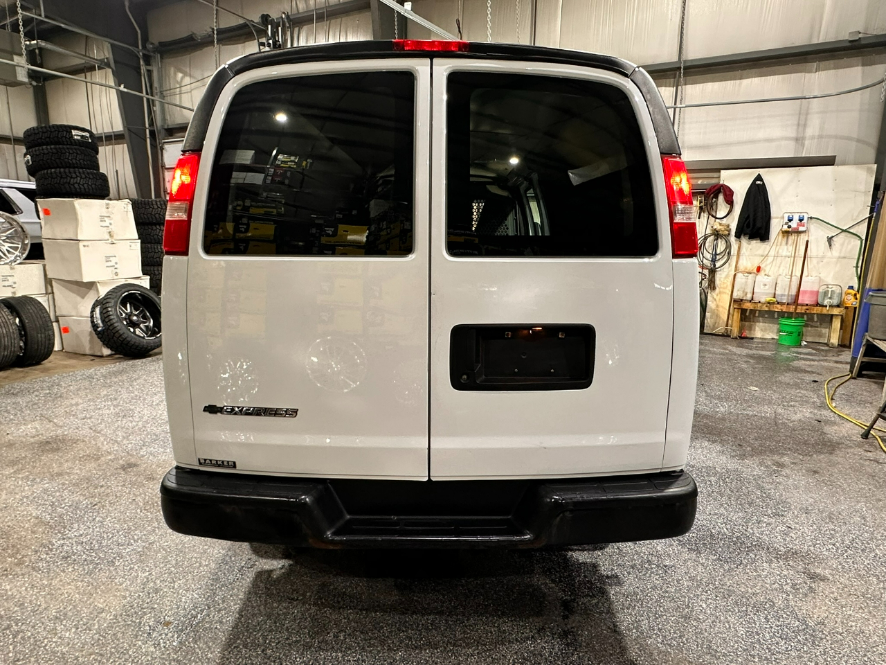 Chevrolet Express Cargo Van RWD 3500 155" 2017