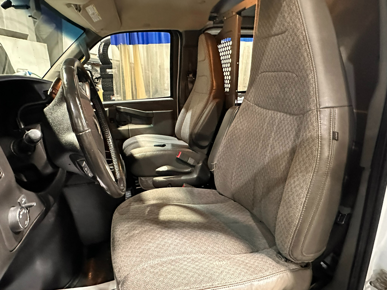 Chevrolet Express Cargo Van RWD 3500 155" 2017