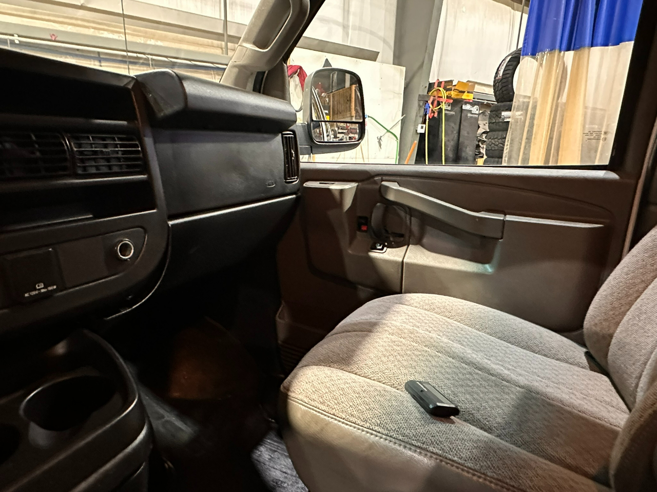 Chevrolet Express Cargo Van RWD 3500 155" 2017