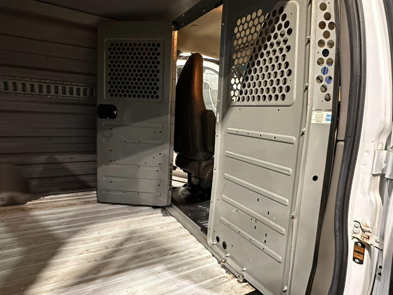 Chevrolet Express Cargo Van RWD 3500 155" 2017