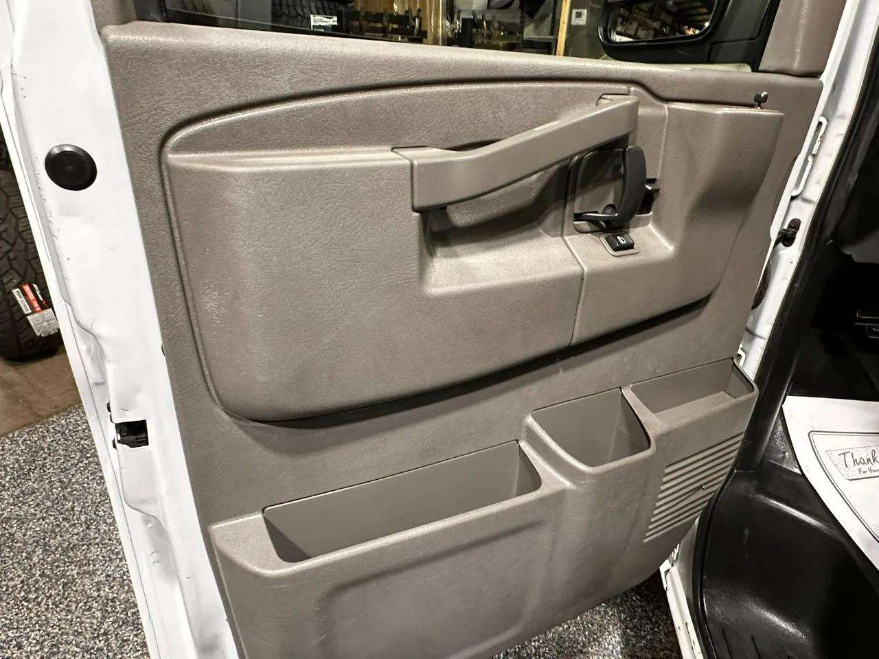 Chevrolet Express Cargo Van RWD 3500 155" 2017