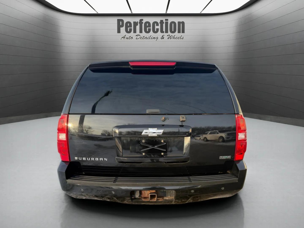 Chevrolet Suburban 4WD 4dr 1500 LT 2010