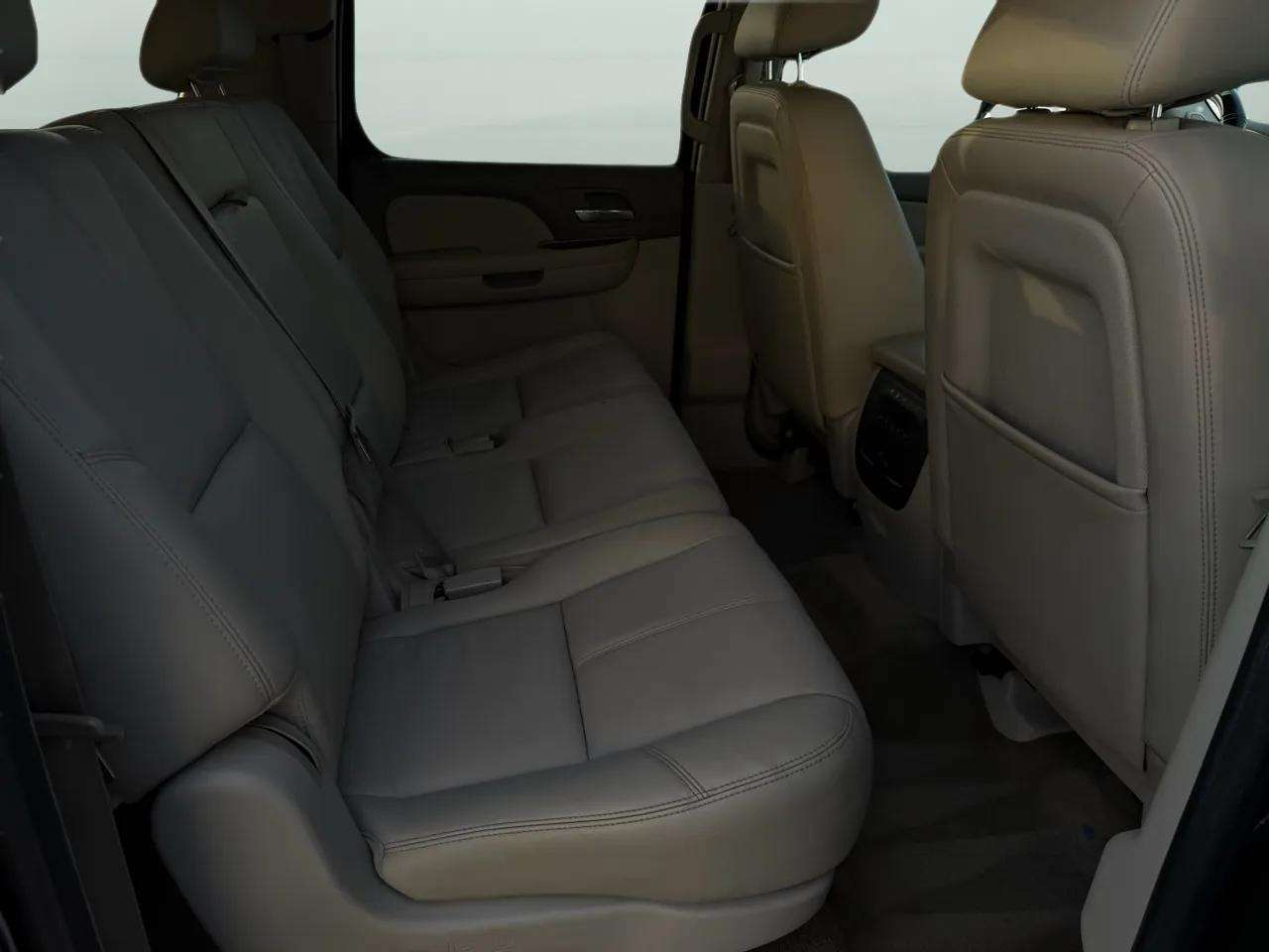 Chevrolet Suburban 4WD 4dr 1500 LT 2010