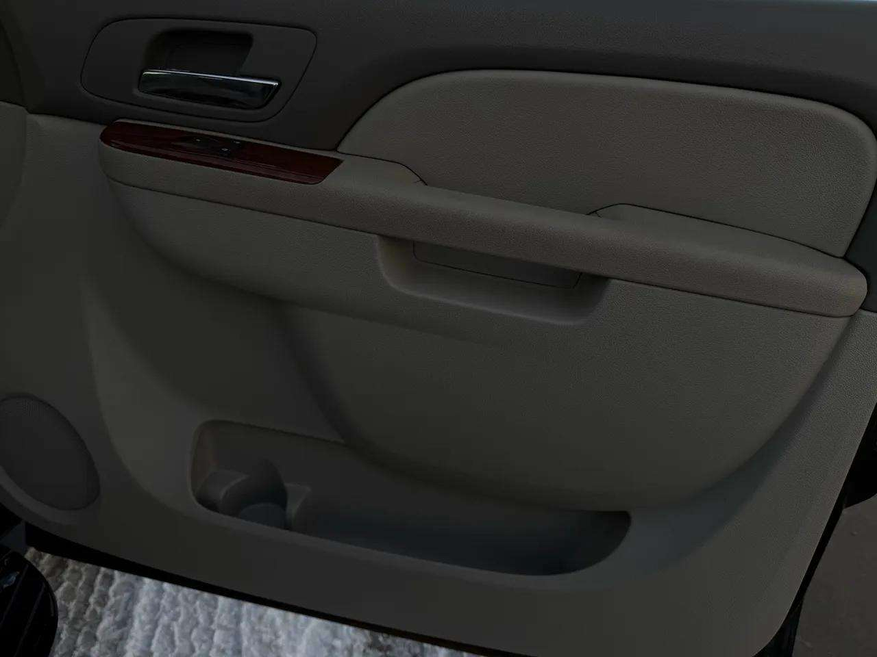 Chevrolet Suburban 4WD 4dr 1500 LT 2010