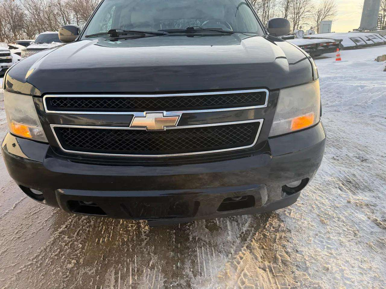 Chevrolet Suburban 4WD 4dr 1500 LT 2010