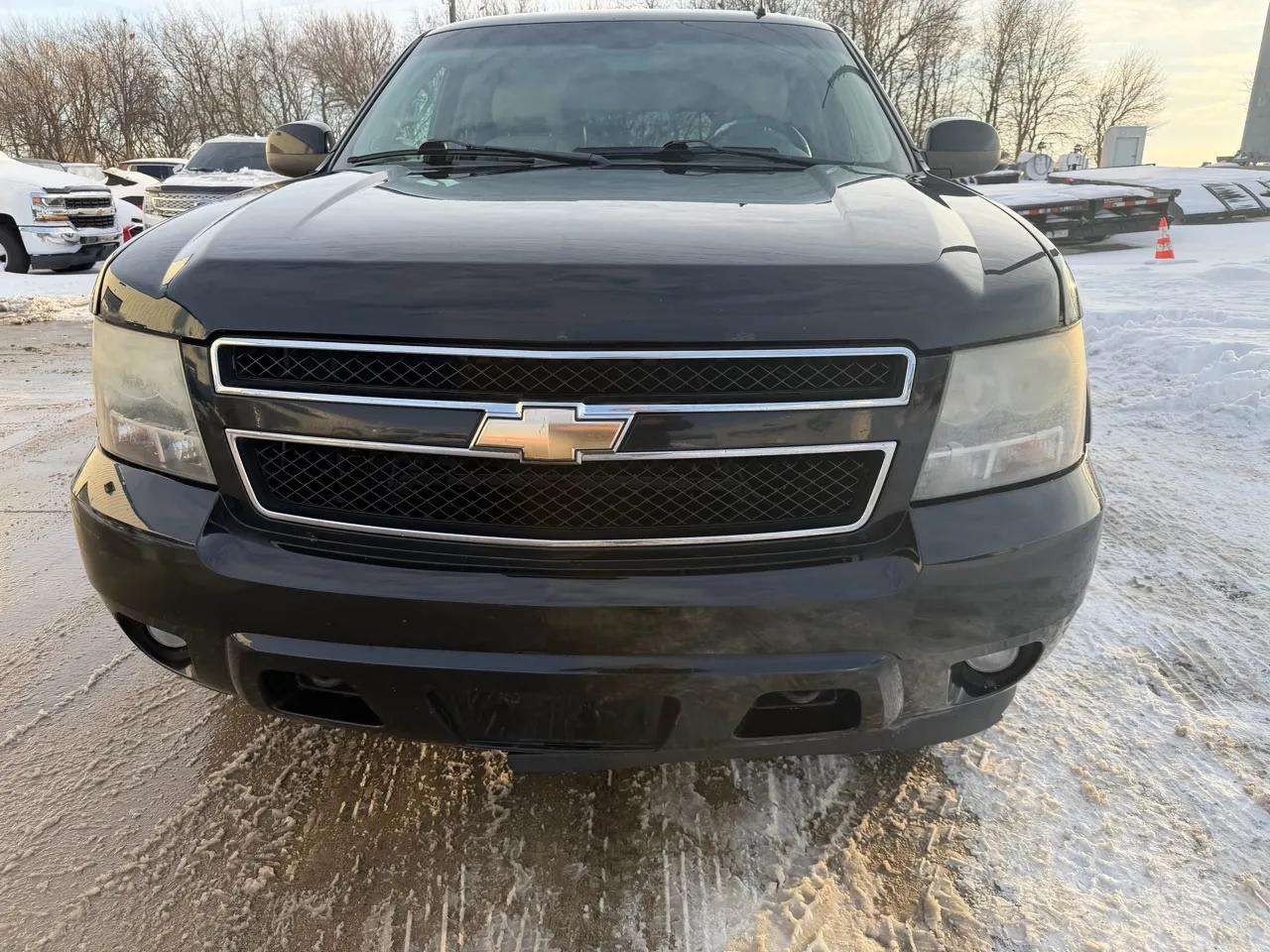 Chevrolet Suburban 4WD 4dr 1500 LT 2010