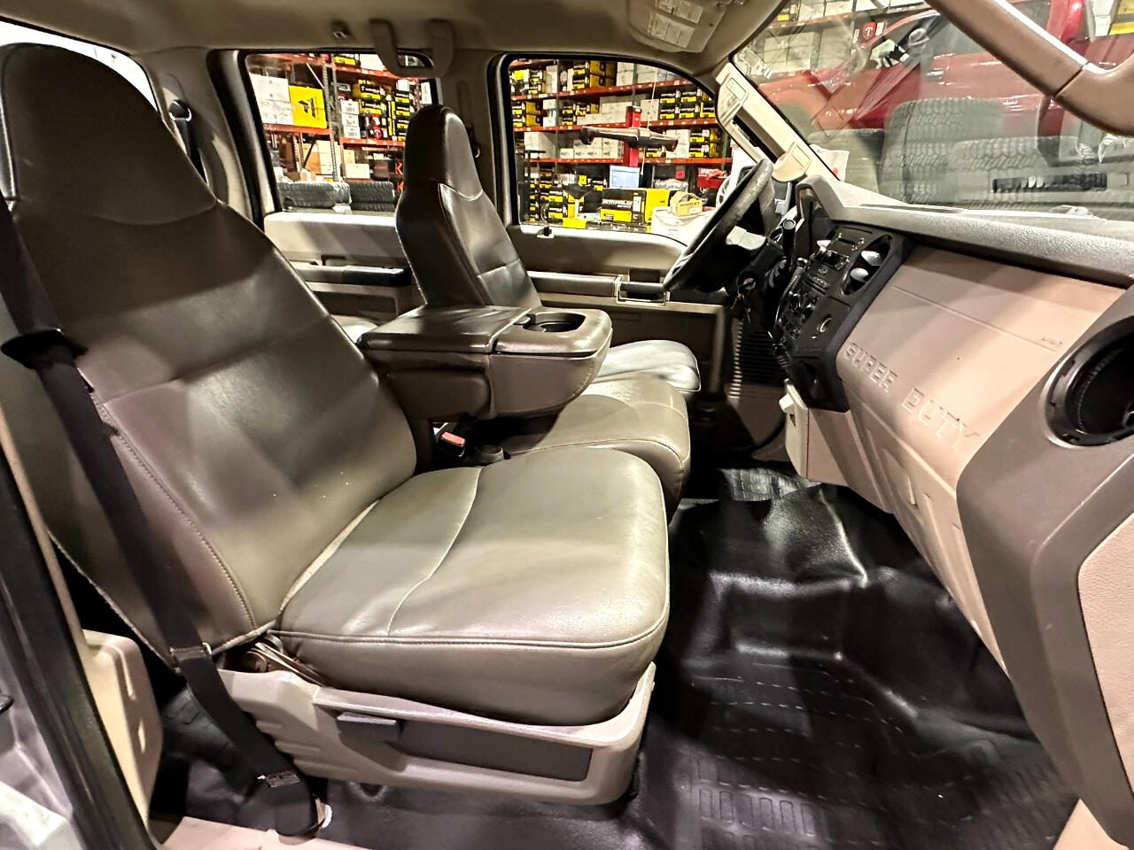 Ford Super Duty F-550 DRW 2WD Crew Cab 176" WB 60" CA Lariat 2010