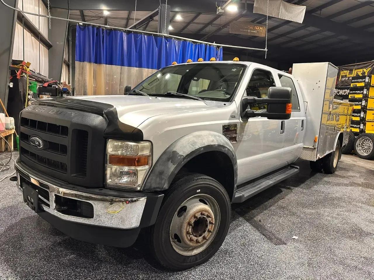 2010 Ford F-550's photo